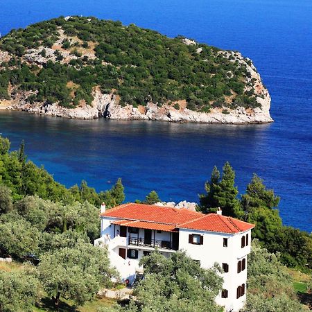 Mando Beachfront Stafylos Esterno foto