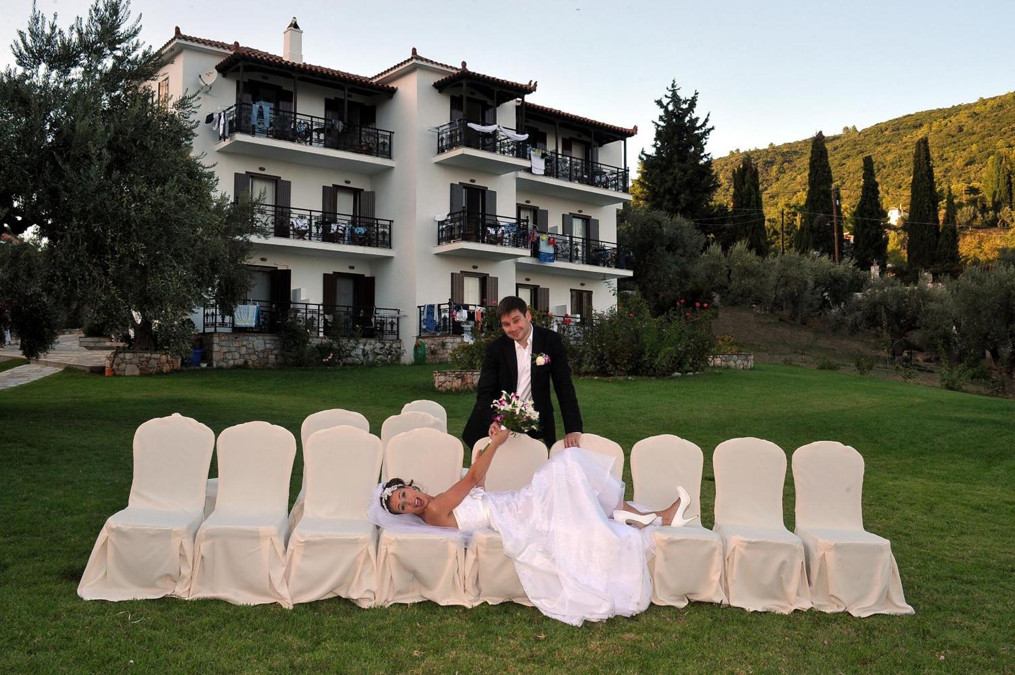 Mando Beachfront Stafylos Esterno foto