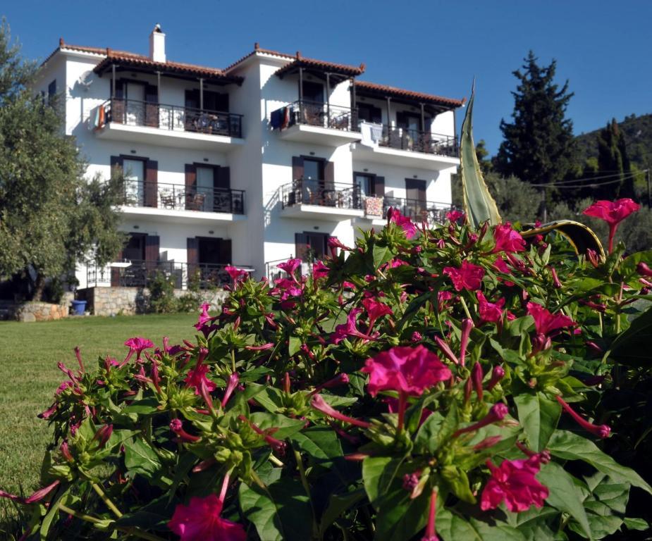 Mando Beachfront Stafylos Esterno foto