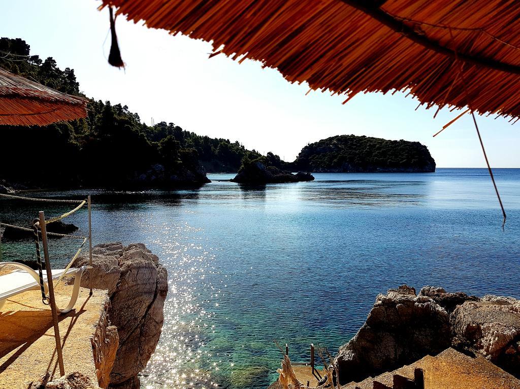 Mando Beachfront Stafylos Esterno foto